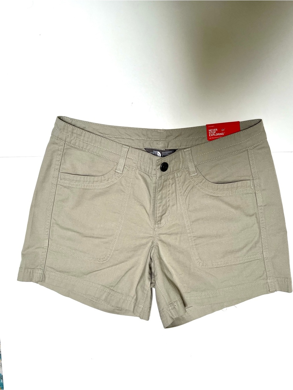 The North Face cliffside shorts, NWT